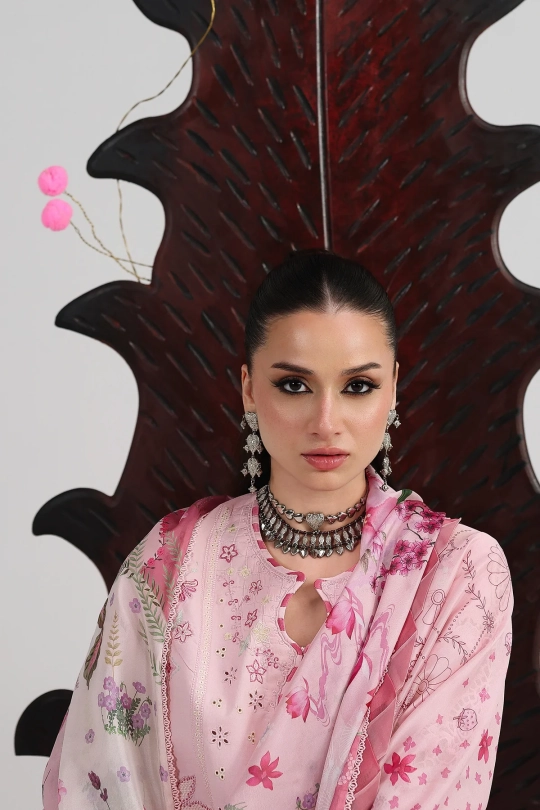 QALAMKAR Festive Lawn Collection 26' - QFL-04 NORAH - Image 3