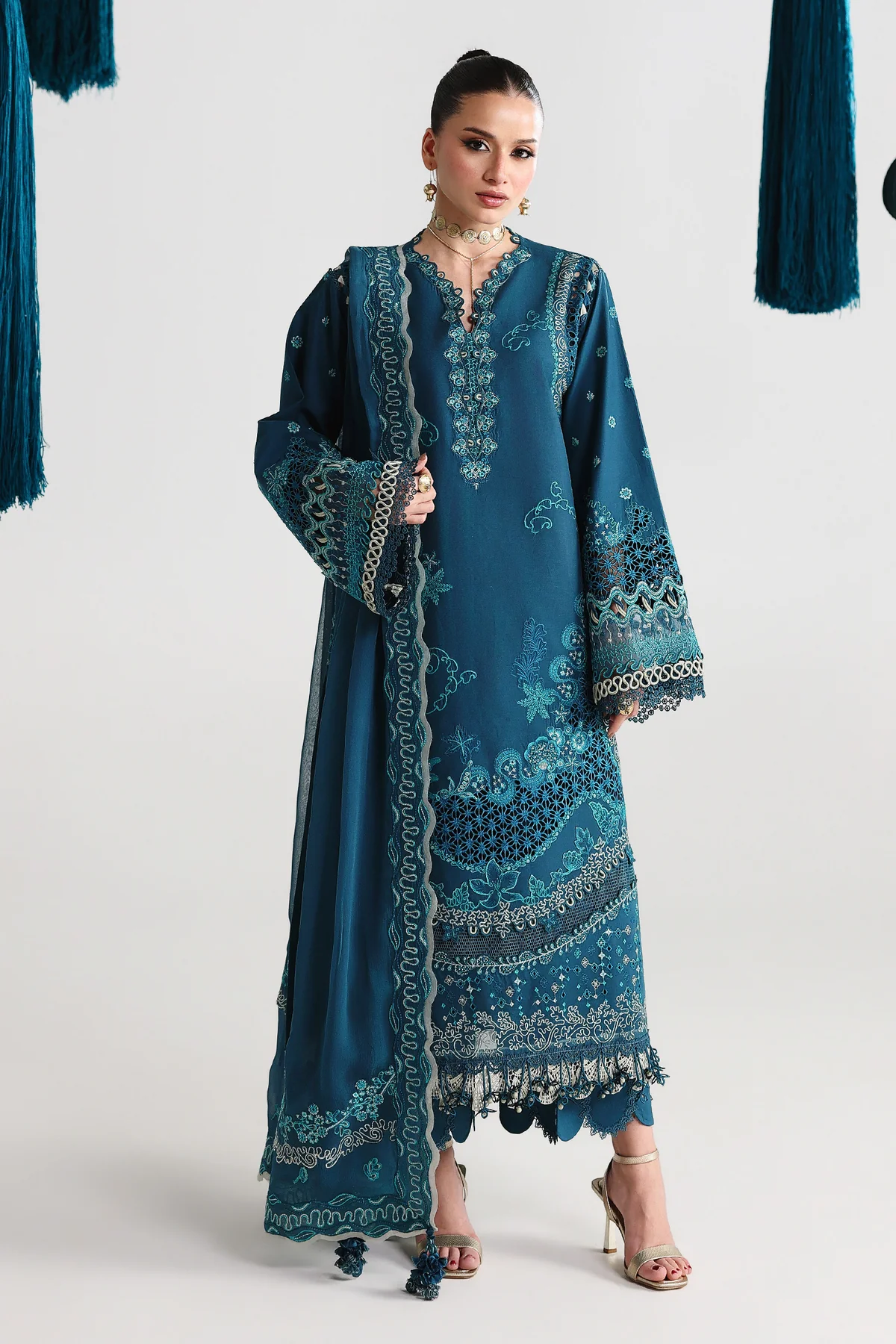 052A4616_f0522d64-c33a-4ef4-b16c-142c2ead3b82 QALAMKAR Festive Lawn Collection 26' - QFL-07 KAISA - Image 1
