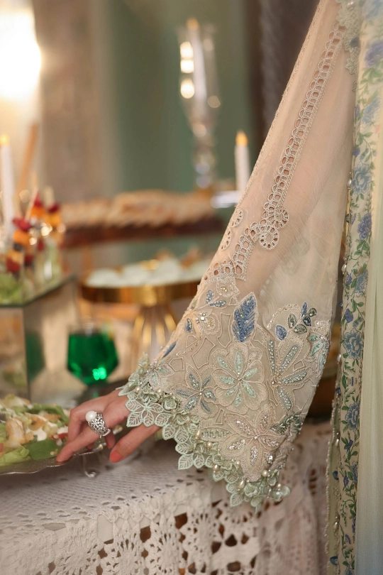 Maria B 3 Piece Unstitched Embroidered Chiffon 26' - MPC-26-105-Pistachio Green - Image 5